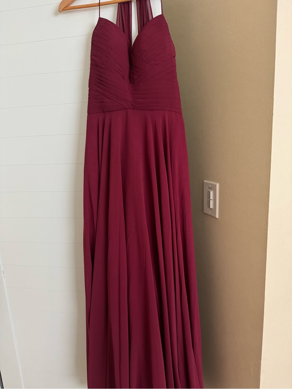 Elegant Burgundy Wine Red Spaghetti-Strap Prom/Wedding Event Dress Size M